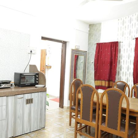 Prag View Heritage Homestay Bhuj Bagian luar foto