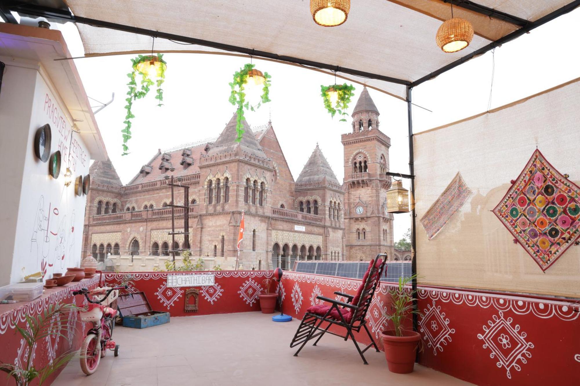 Prag View Heritage Homestay Bhuj Bagian luar foto