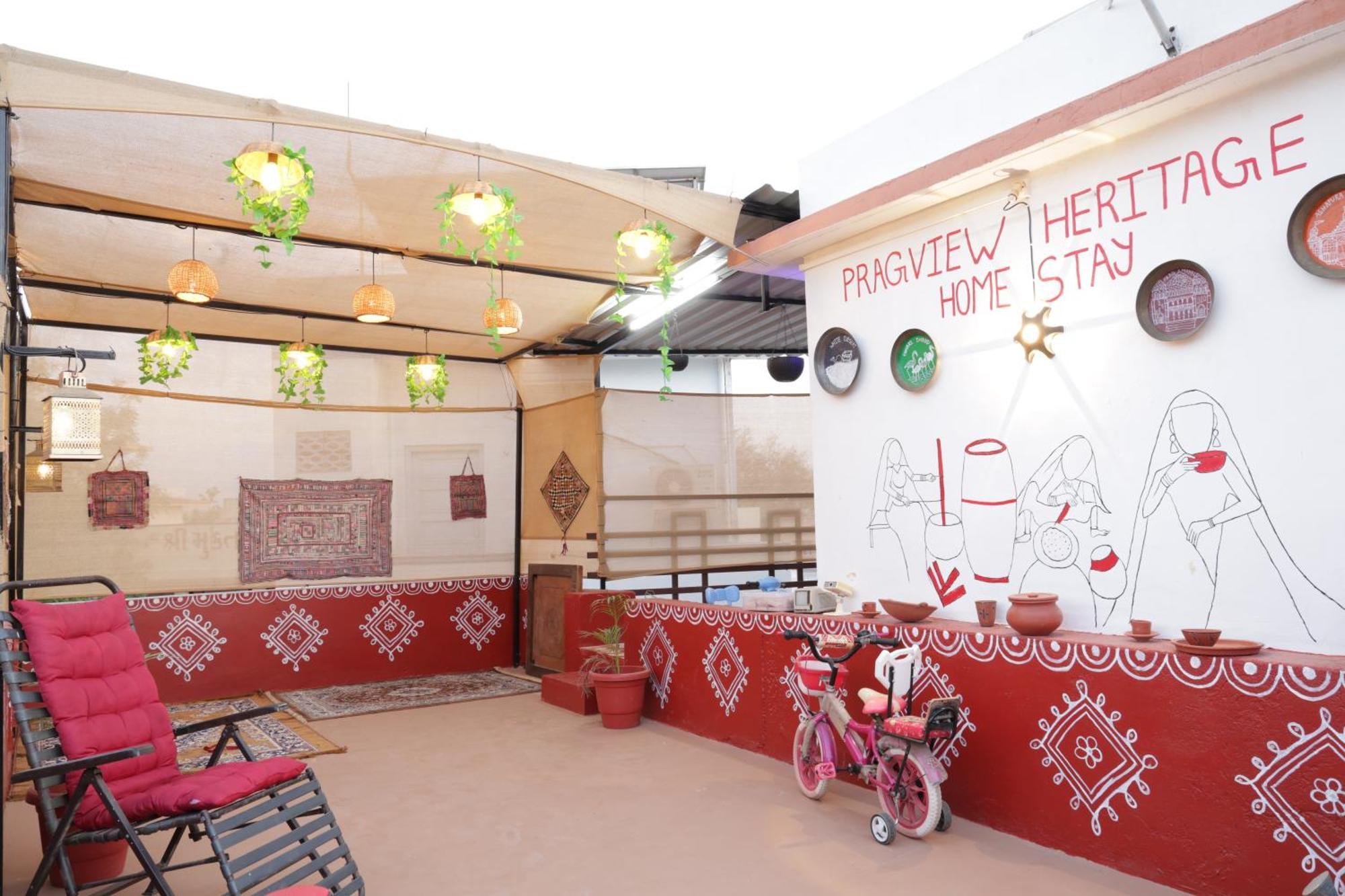 Prag View Heritage Homestay Bhuj Bagian luar foto
