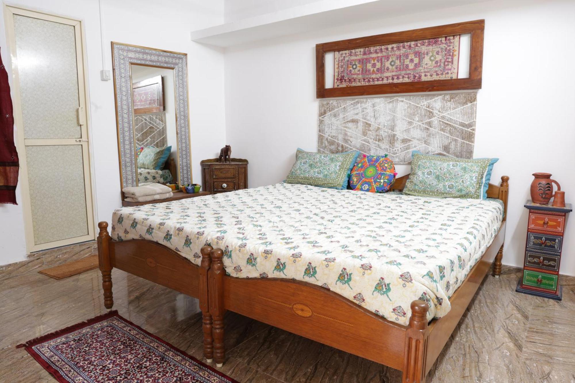 Prag View Heritage Homestay Bhuj Bagian luar foto