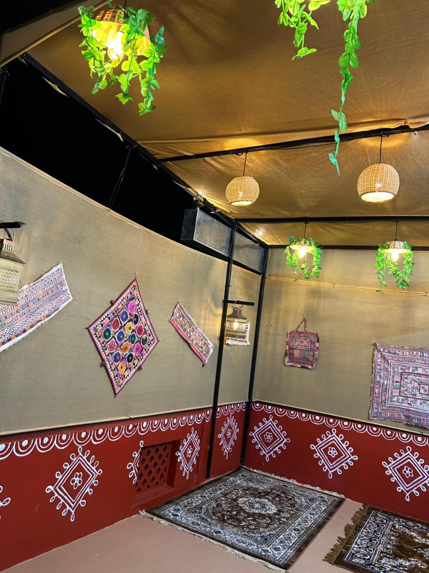 Prag View Heritage Homestay Bhuj Bagian luar foto