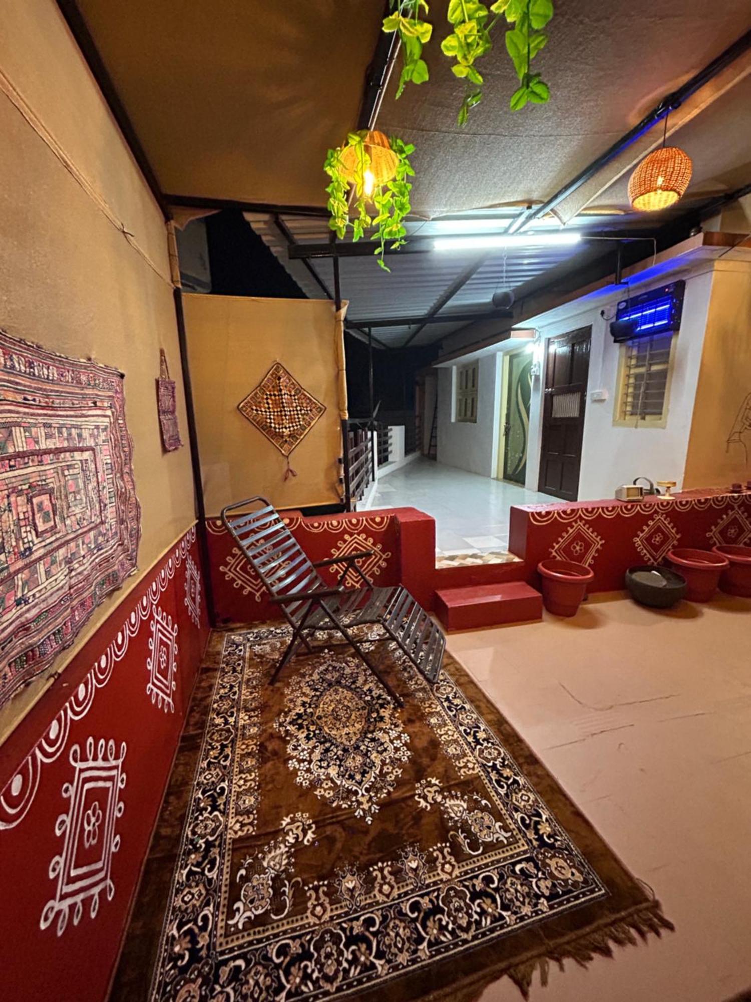 Prag View Heritage Homestay Bhuj Bagian luar foto